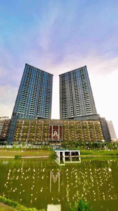 Cozy Aera Residence / Free Wi-Fi Netflix / Sunway Petaling Jaya Exterior photo