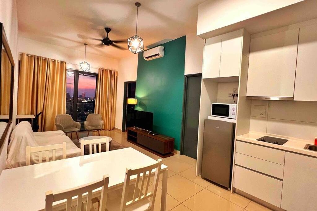 Cozy Aera Residence / Free Wi-Fi Netflix / Sunway Petaling Jaya Exterior photo