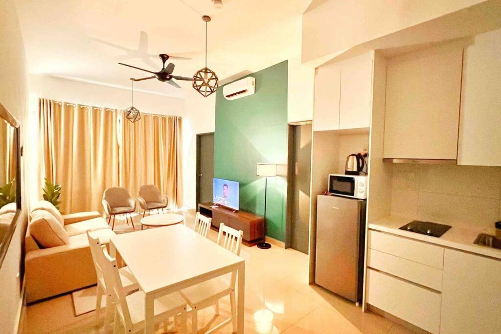 Cozy Aera Residence / Free Wi-Fi Netflix / Sunway Petaling Jaya Exterior photo